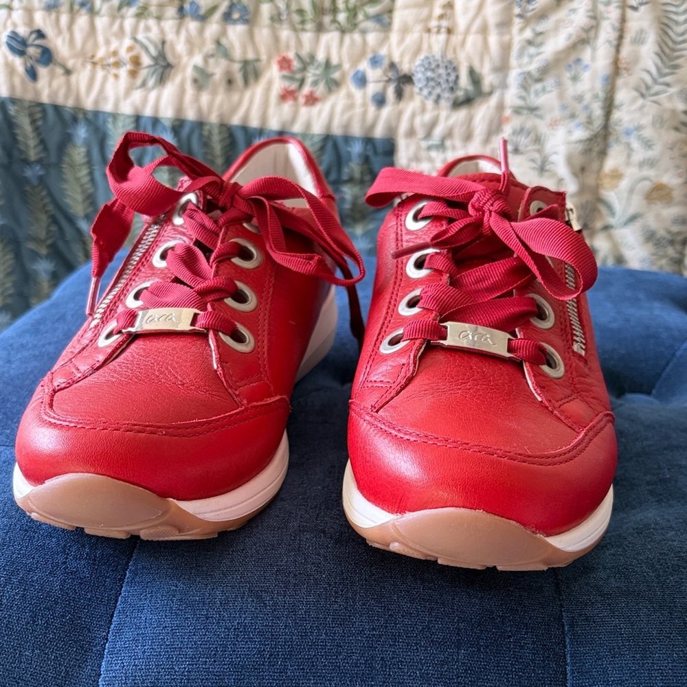 ARA Osaka High Soft in Red - women’s size 8 - gently used
